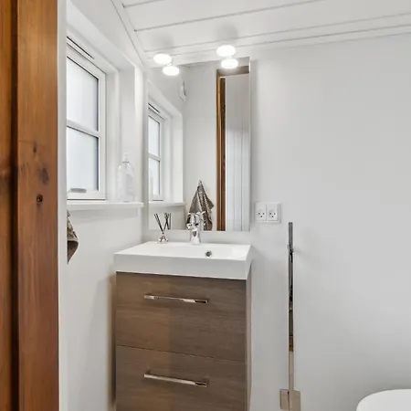 Beautiful In With Kitchen Holiday home
