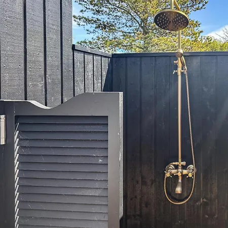3 Bedroom Awesome In Holiday home